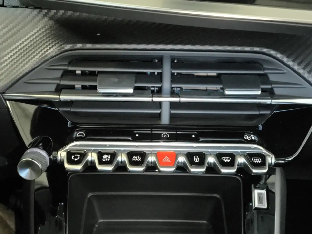 Peugeot 208 Active PT 75 DAB+ LED CarPlay Klima Apple CarPlay — Galerie du véhicule 16