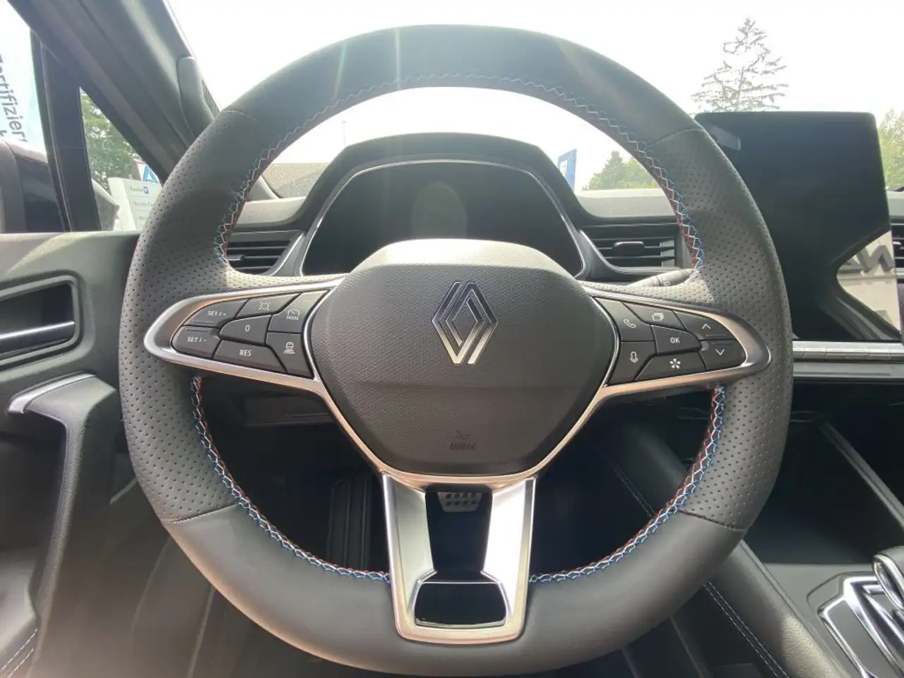Renault Symbioz E-Tech Full Hybrid 145 — معرض صور السيارة 10