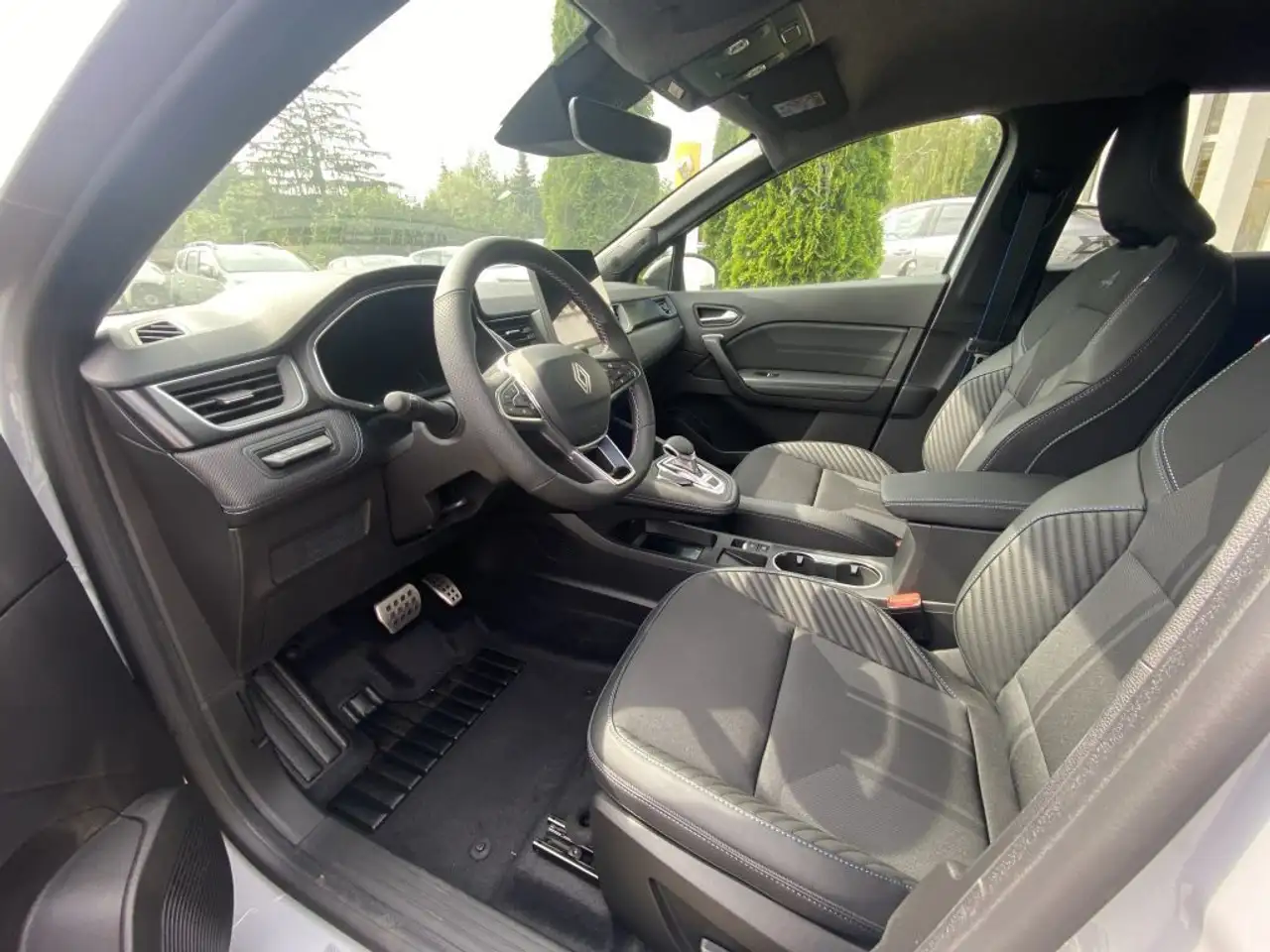 Renault Symbioz E-Tech Full Hybrid 145 — معرض صور السيارة 11