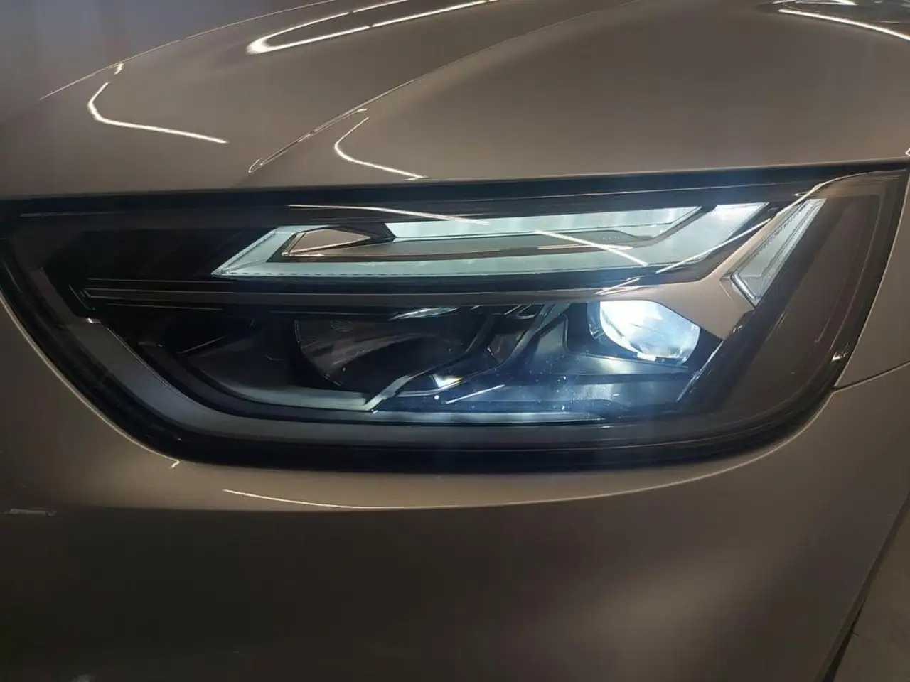 Audi 50 Advanced TFSI e quattro-ultra — معرض صور السيارة 16