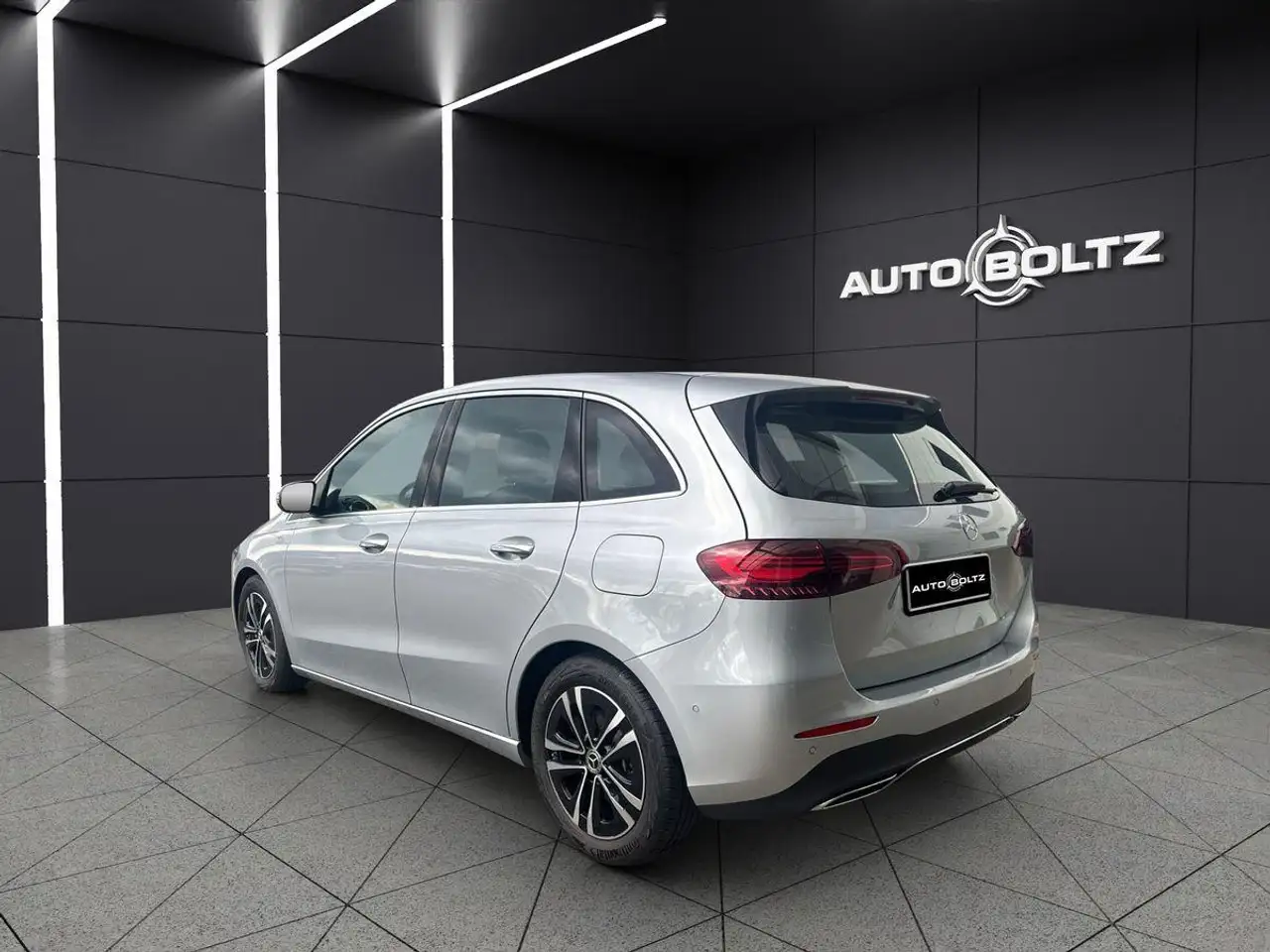 Mercedes-Benz B 200 ENp 47000 Winter P. Digi Display Kamera — Vehicle gallery 4