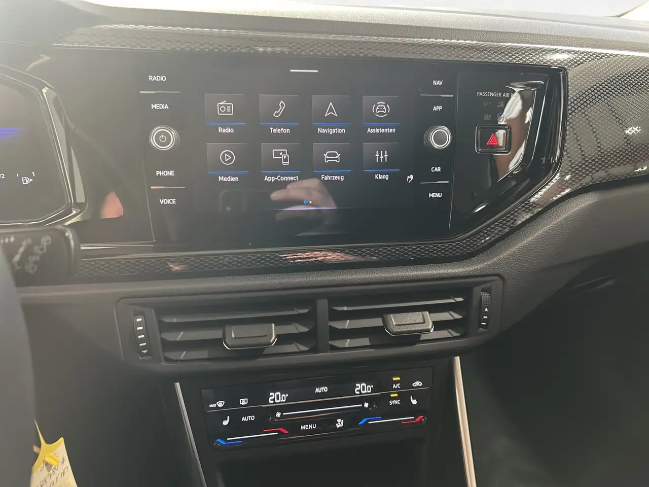 Volkswagen Taigo Life 1.5 TSI DSG /CarPlay/AHK/LED/Sitzhz — Vehicle gallery 15