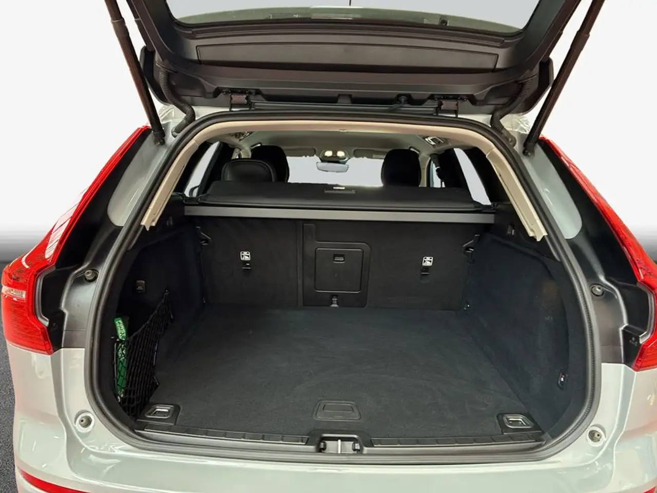 Volvo XC60 XC60 B5 B AWD Core — Vehicle gallery 8