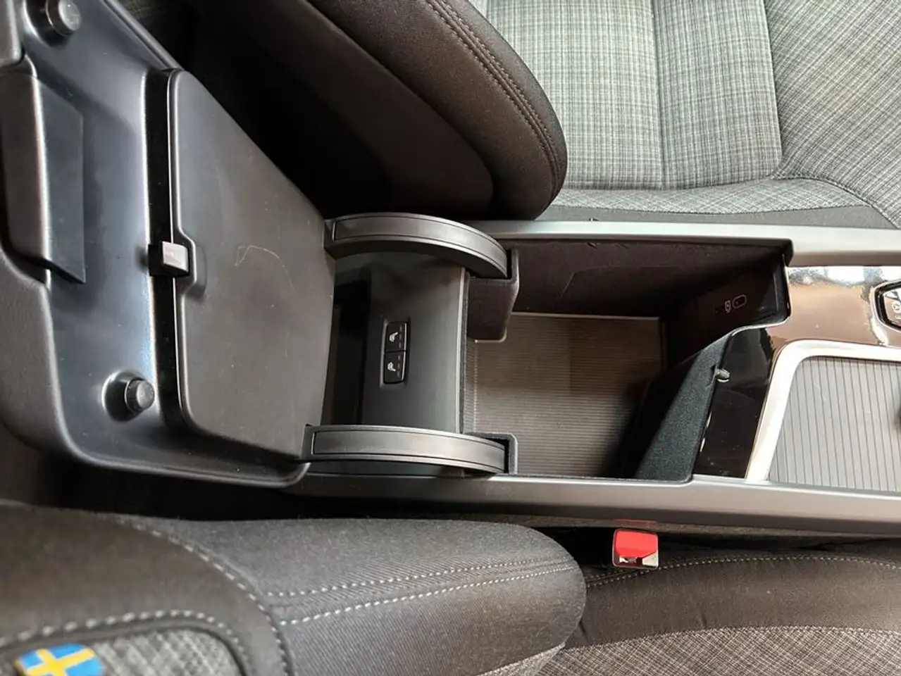 Volvo XC60 XC60 B5 B AWD Core — Vehicle gallery 21