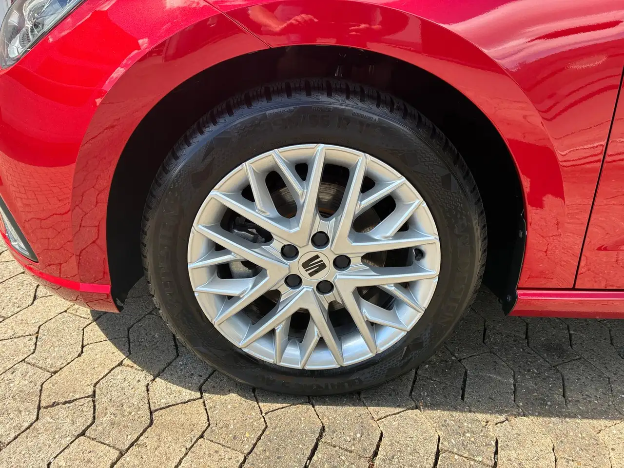 SEAT Ibiza FR 1.0 TSI 110 PS NAVI LED KAMERA PDC SHZ — Vehicle gallery 8