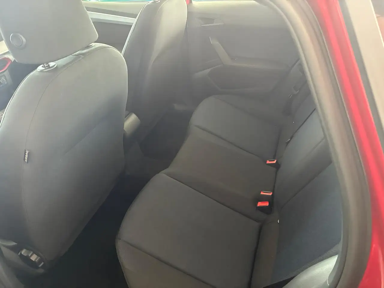 SEAT Ibiza FR 1.0 TSI 110 PS NAVI LED KAMERA PDC SHZ — Vehicle gallery 26