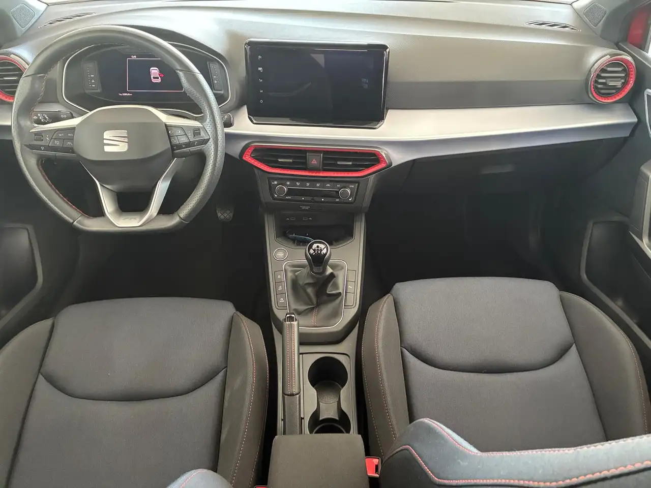 SEAT Ibiza FR 1.0 TSI 110 PS NAVI LED KAMERA PDC SHZ — Vehicle gallery 25