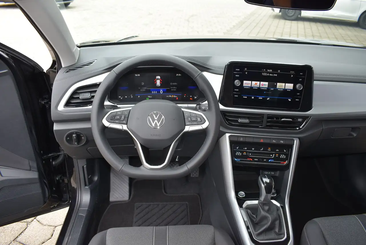 Volkswagen T-Roc Life, LED-Scheinw.,AHK, DAB*, PDC, — Vehicle gallery 7