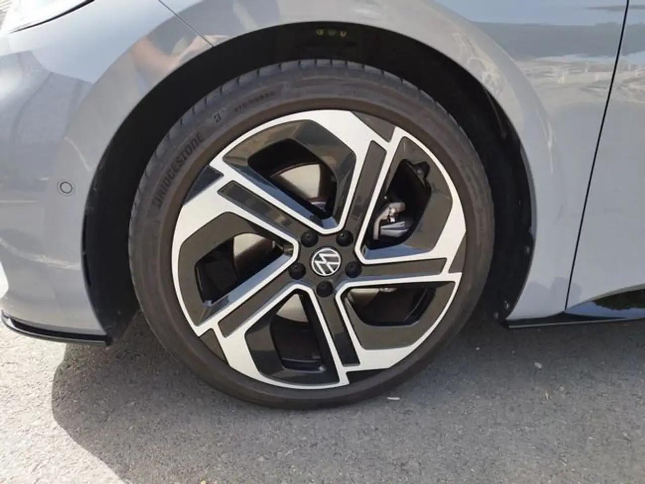 Volkswagen ID.3 GTX 210kW 84kWh — معرض صور السيارة 3