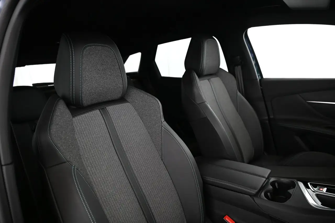 Peugeot 3008 1.6 180 PHEV e-EAT8 Allure-Pack LED/ACC/19 — Galería del vehículo 27