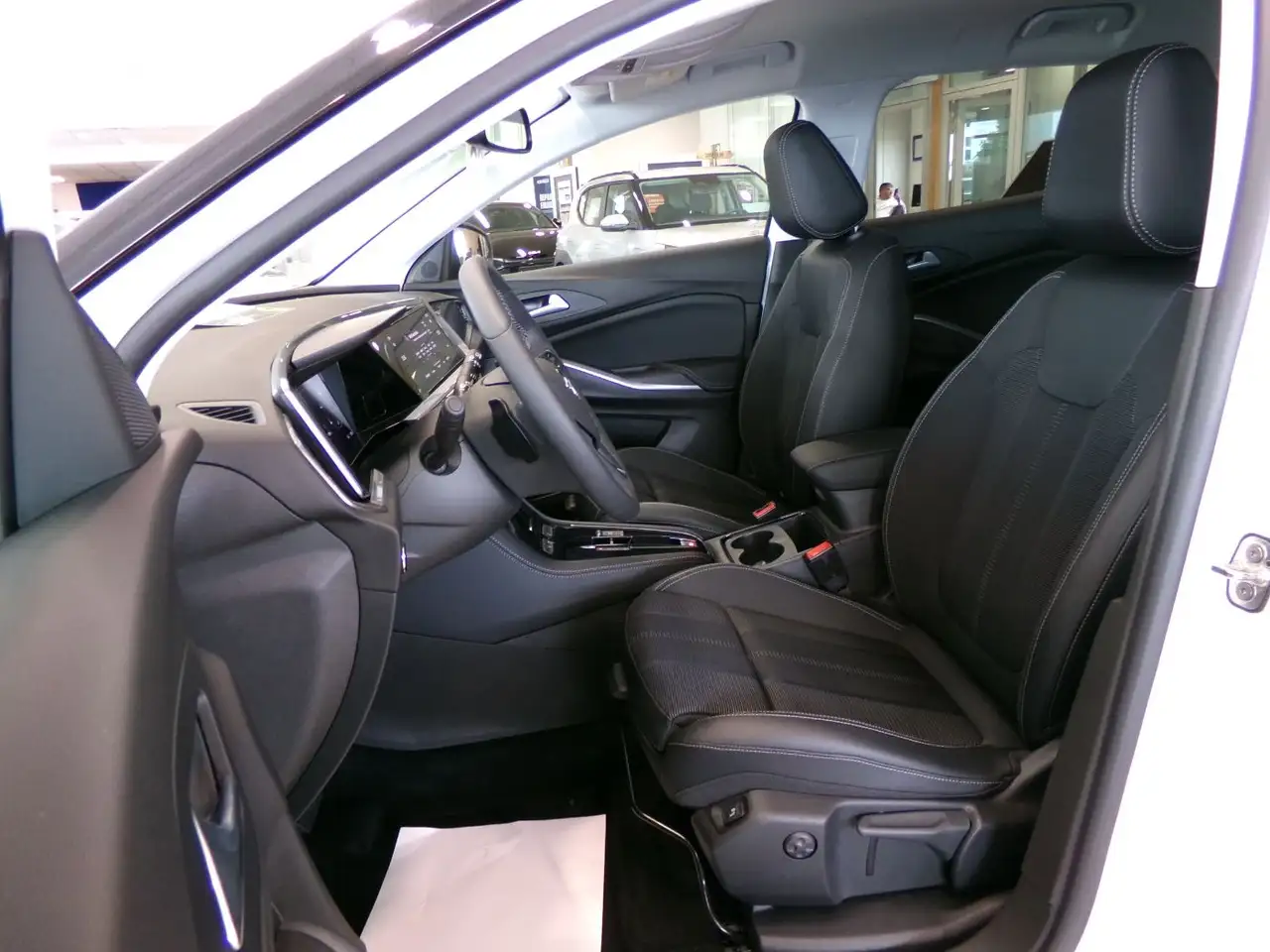 Opel Grandland 1.2 Turbo GS ACC+LED+SHZ+Winterp.+360 — Galería del vehículo 17