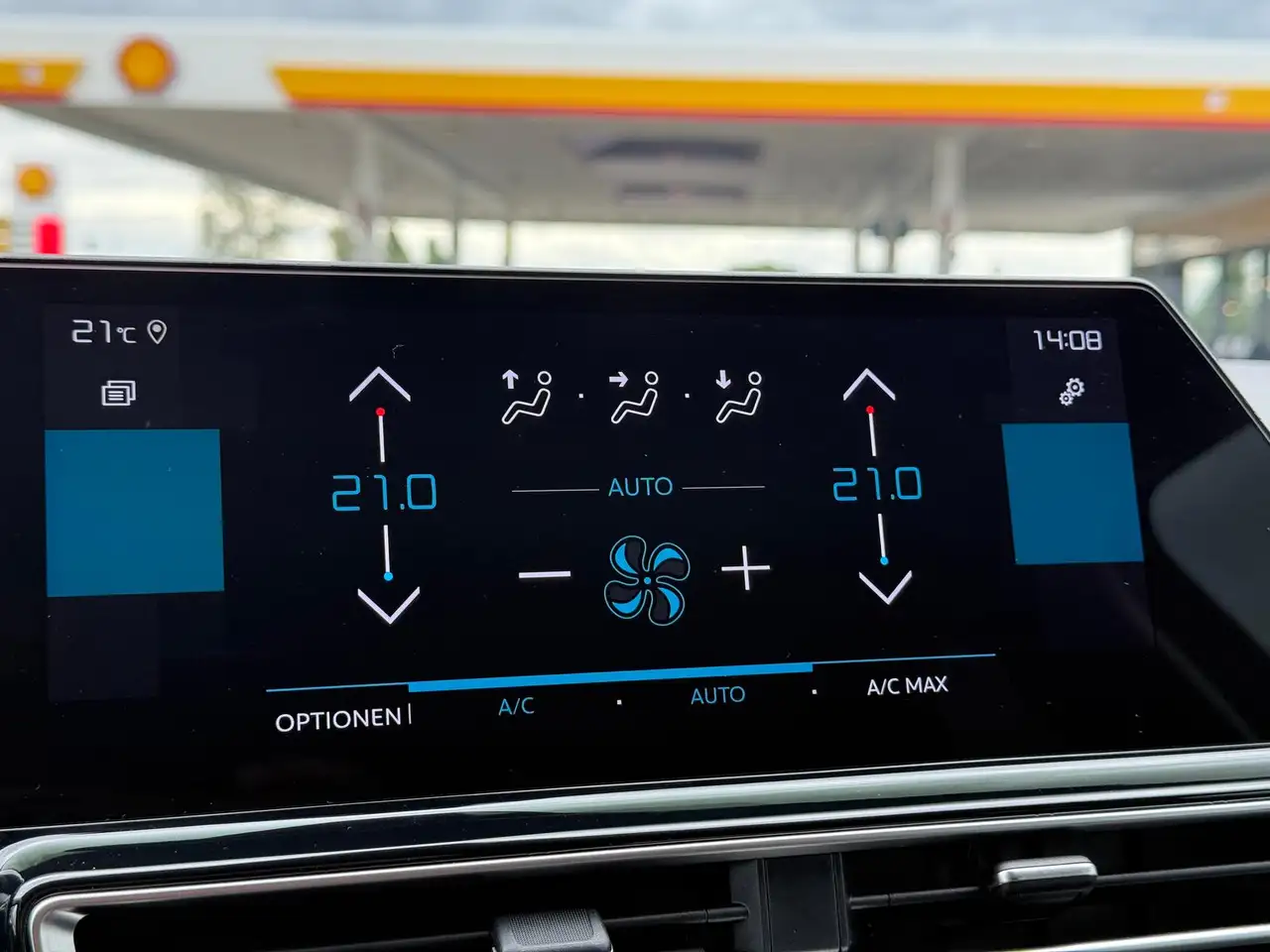 Citroen C5 Aircross Hybrid 145 Plus — معرض صور السيارة 15