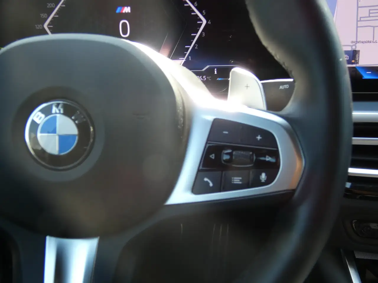 BMW 318 i Limousine M Sport Navi+Kamera+ACC+SHZ+Apple — معرض صور السيارة 24