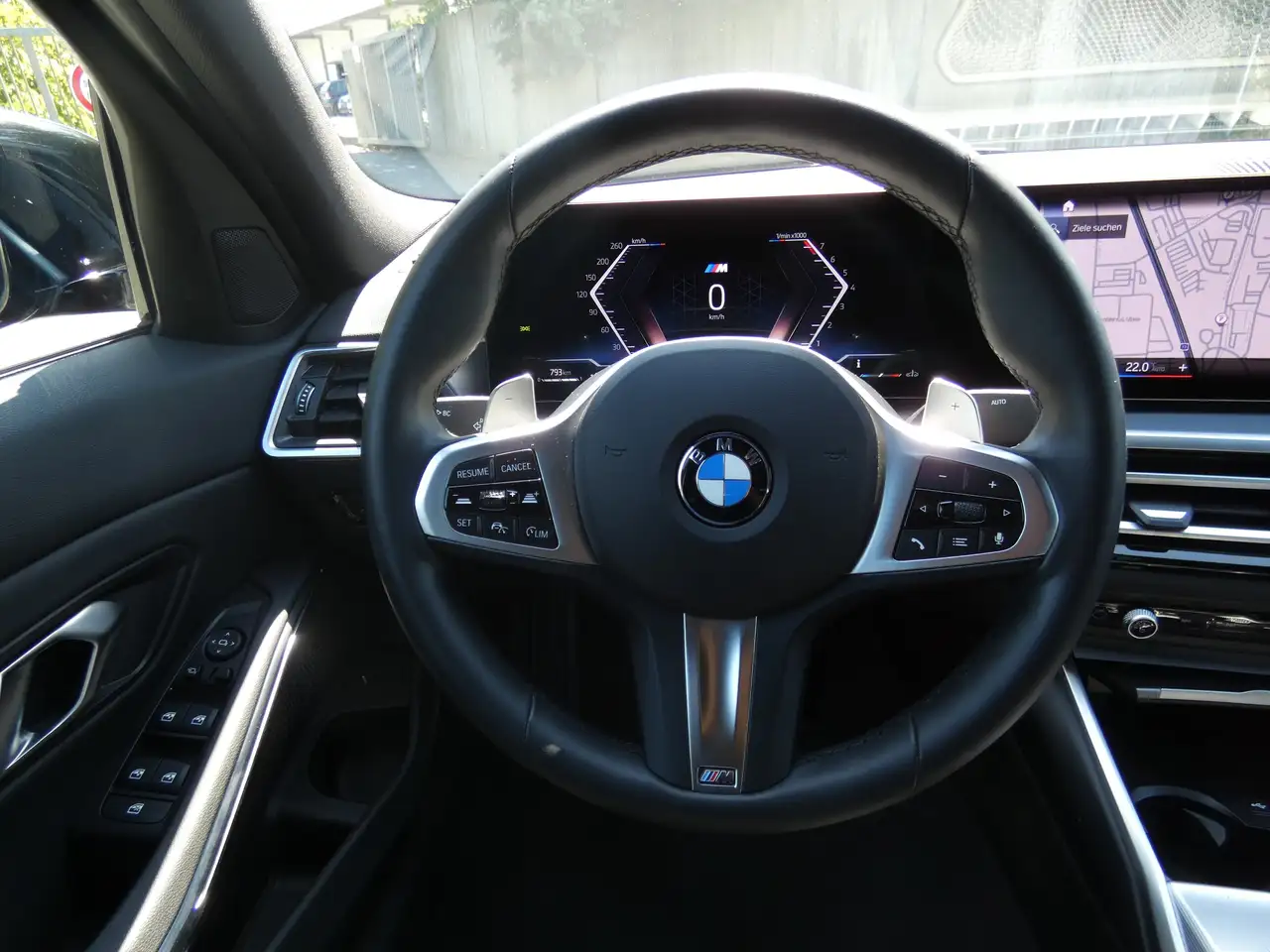 BMW 318 i Limousine M Sport Navi+Kamera+ACC+SHZ+Apple — معرض صور السيارة 22