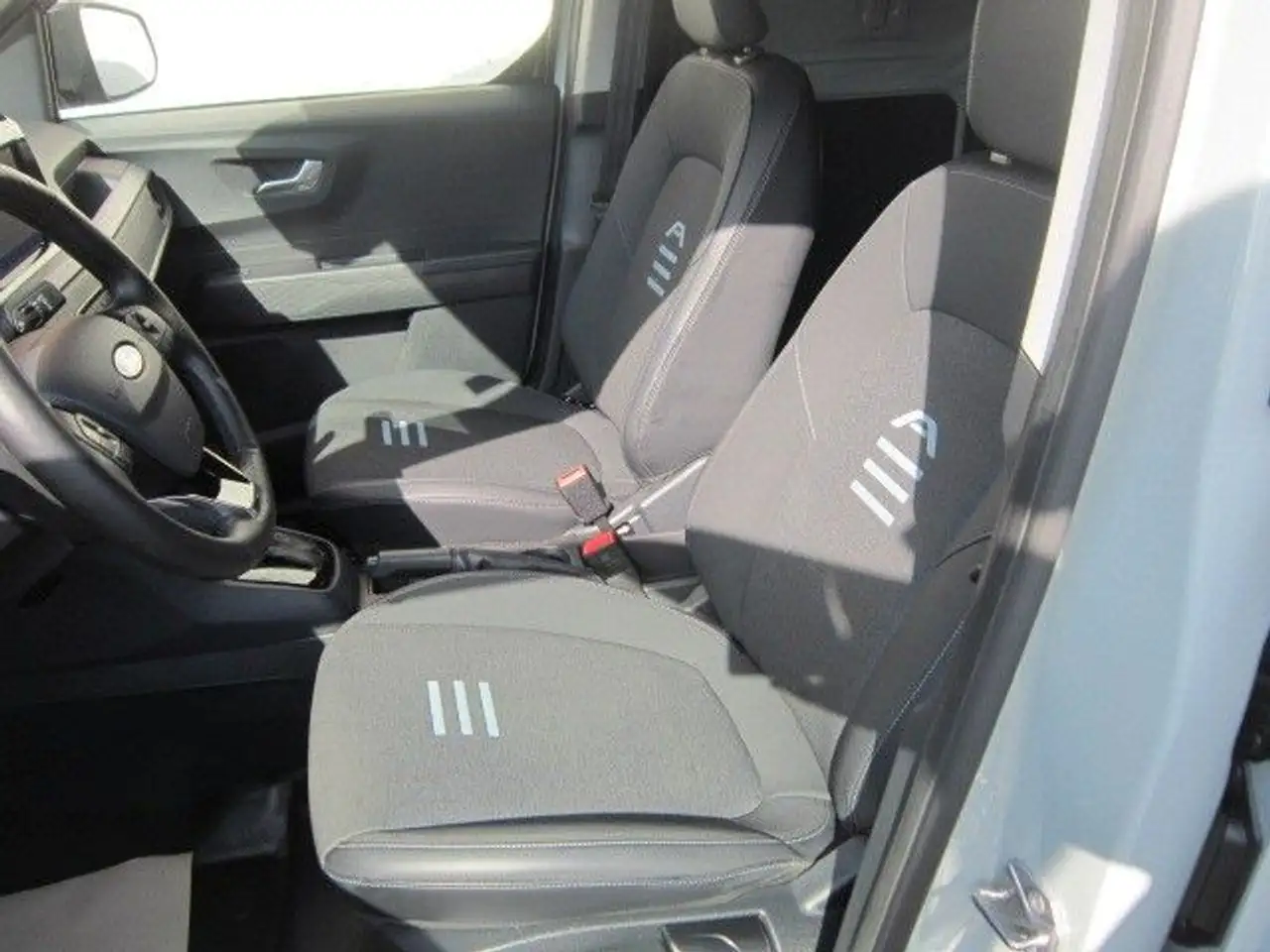 Ford Transit Courier Active, GARANTIE — معرض صور السيارة 7