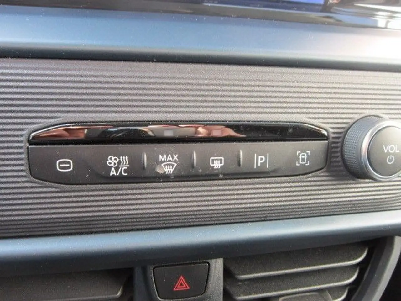 Ford Transit Courier Active, GARANTIE — معرض صور السيارة 13