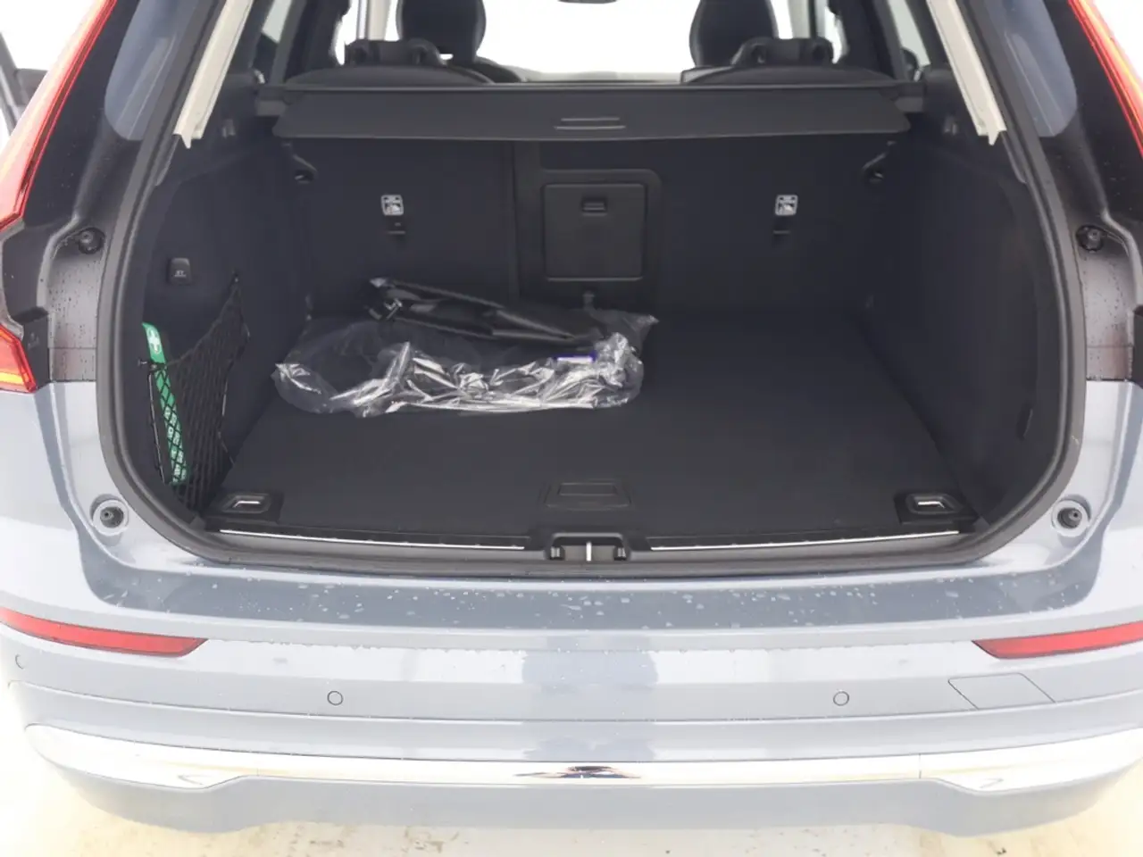 Volvo XC60 Plus Bright Recharge Plug-In Hybrid AWD T8 Twin En — معرض صور السيارة 10