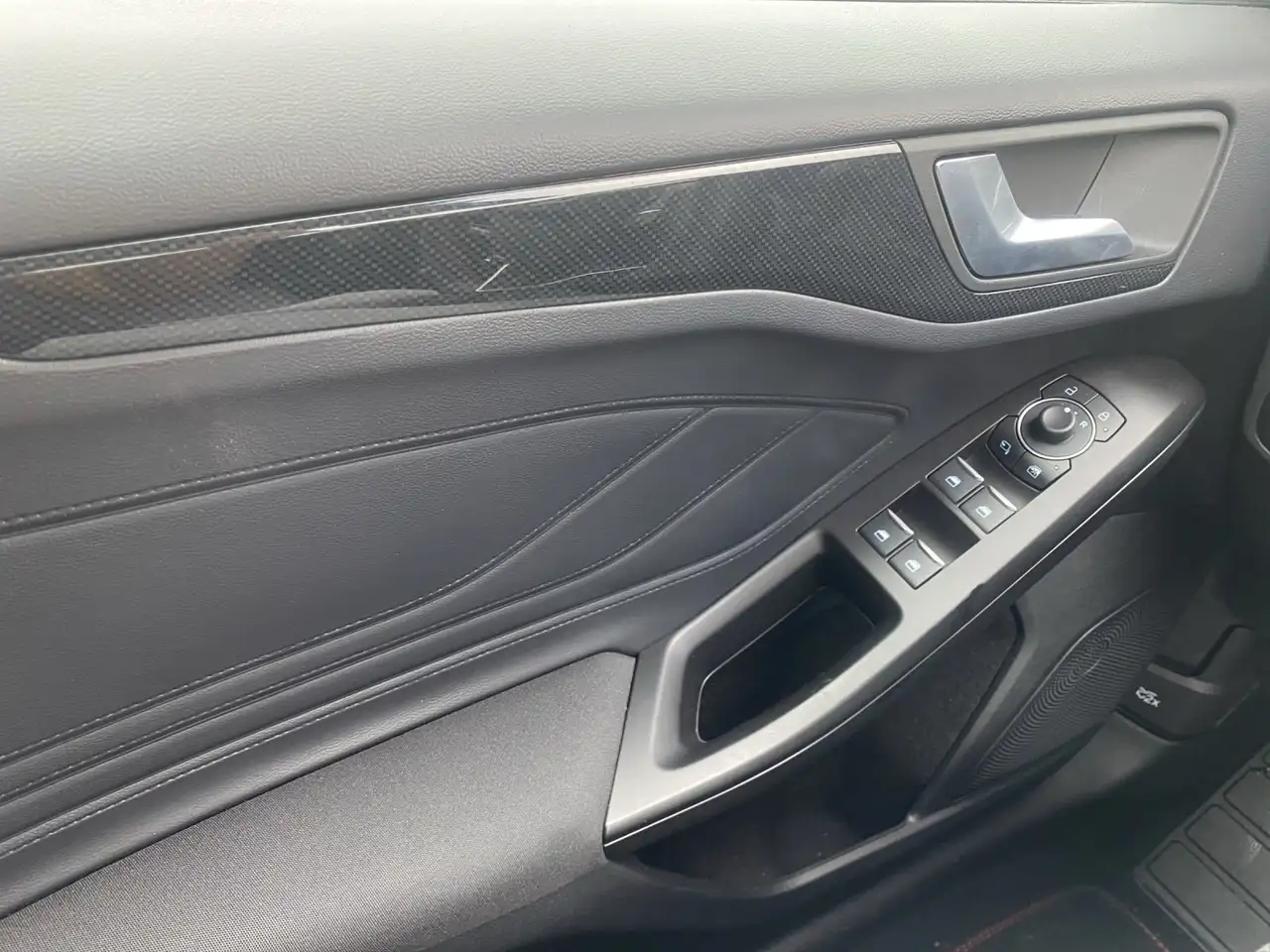 Ford Focus ST-LINE X 5W 1.0T 155 MH AHK+Kam.+KeyLess — Vehicle gallery 14