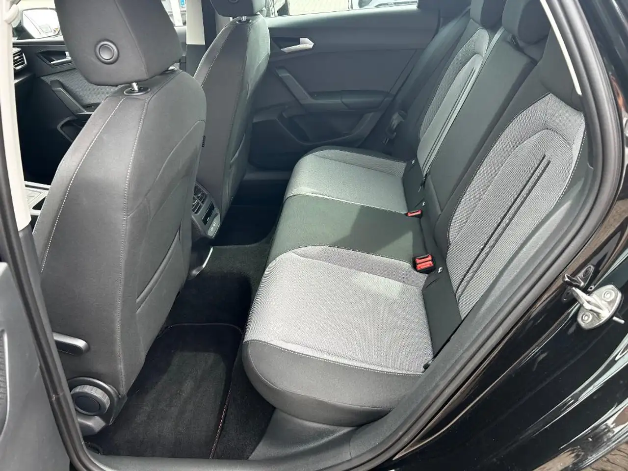 SEAT Leon Style 1.5 Tsi 110 KW (150 PS) DSG — معرض صور السيارة 7