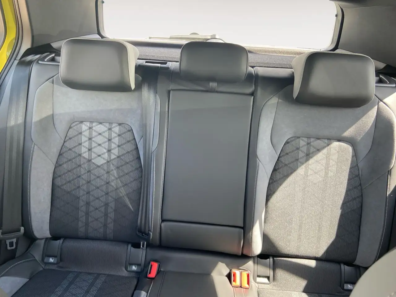 Volkswagen Golf VIII 1.5 TSI R-Line *LED*App-Connect*Sitzhe — Galerie du véhicule 14