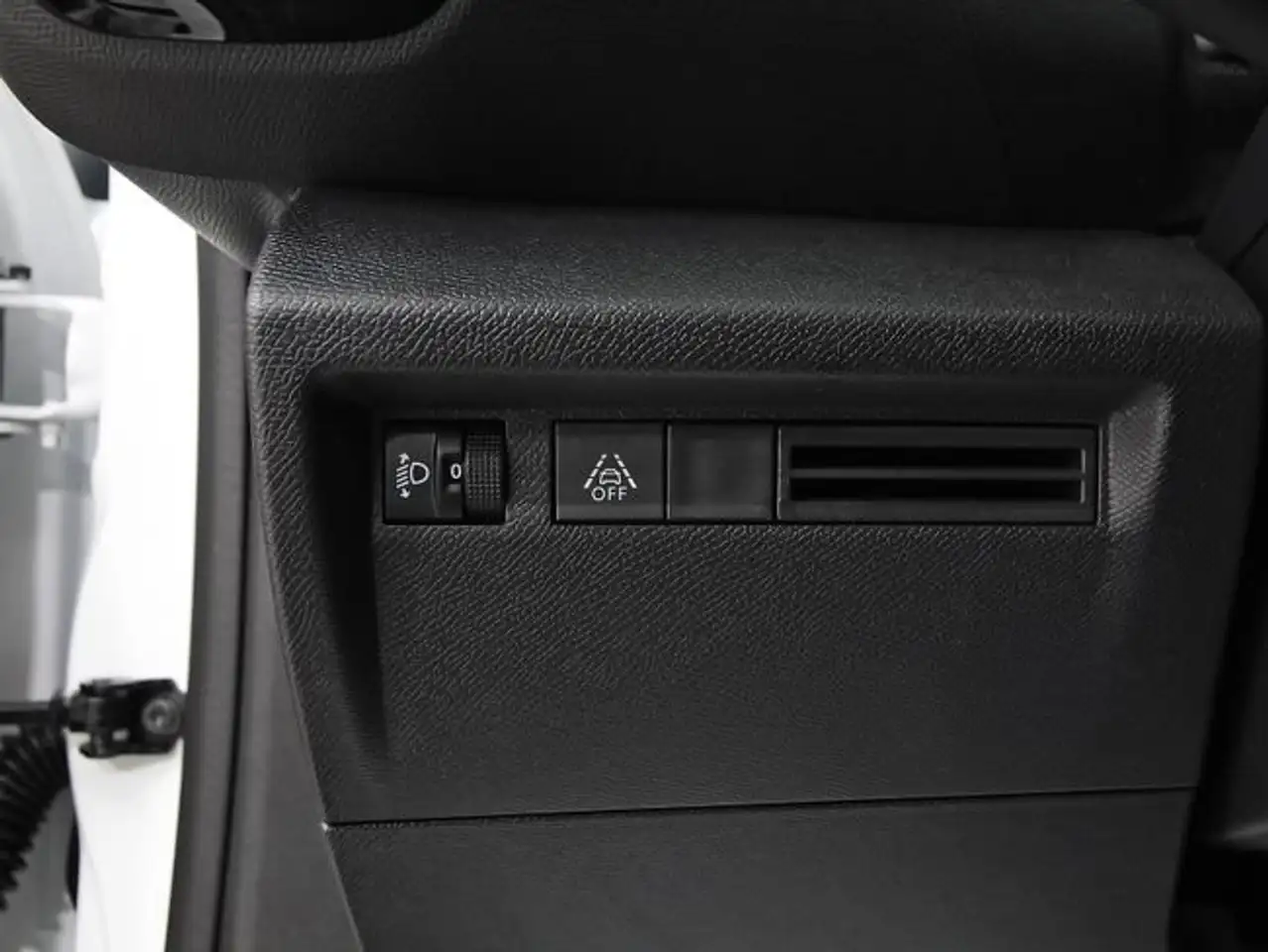 Citroen C4 1.2 PureTech Plus S&S 130 — Vehicle gallery 14