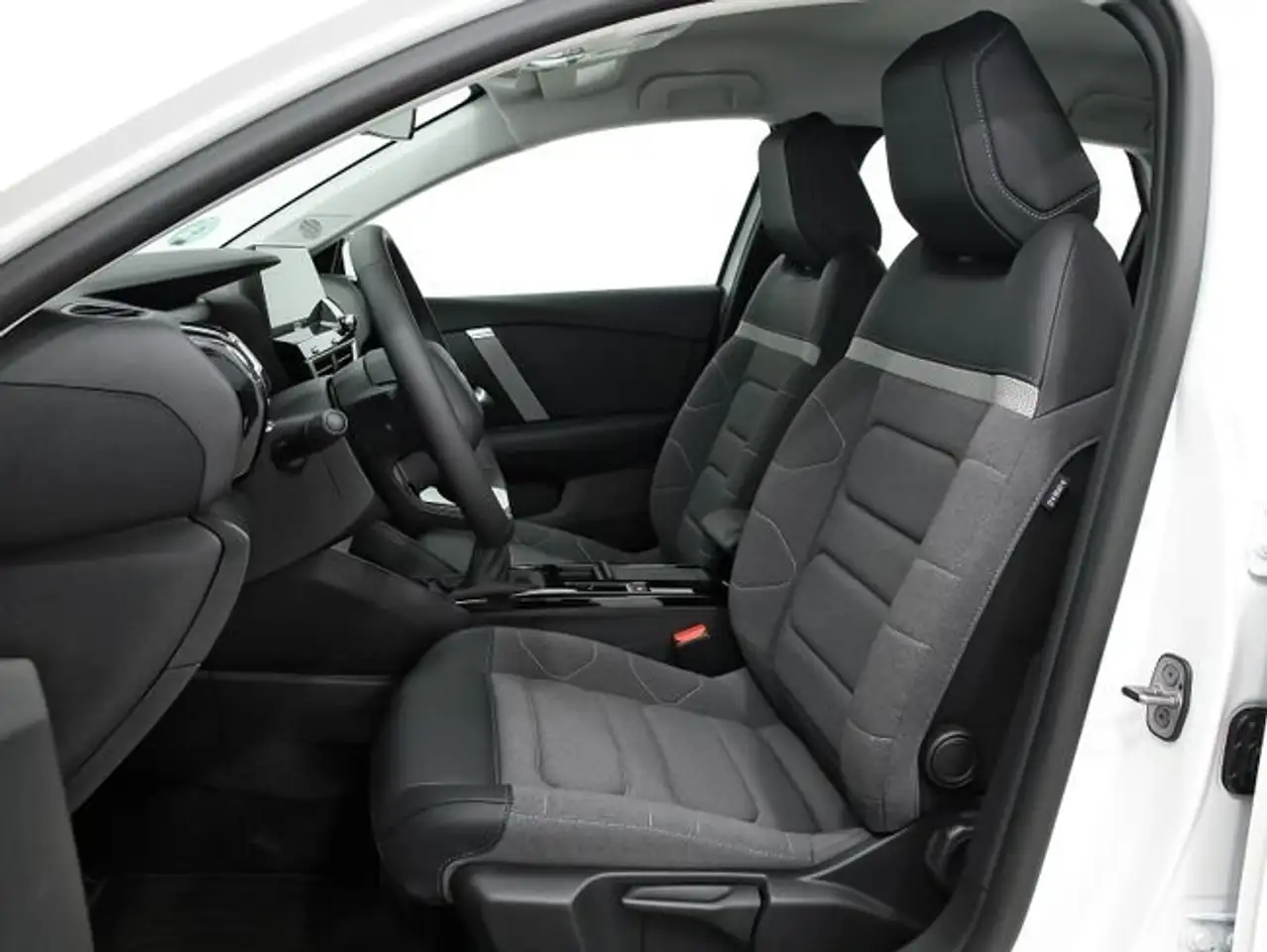 Citroen C4 1.2 PureTech Plus S&S 130 — Vehicle gallery 8