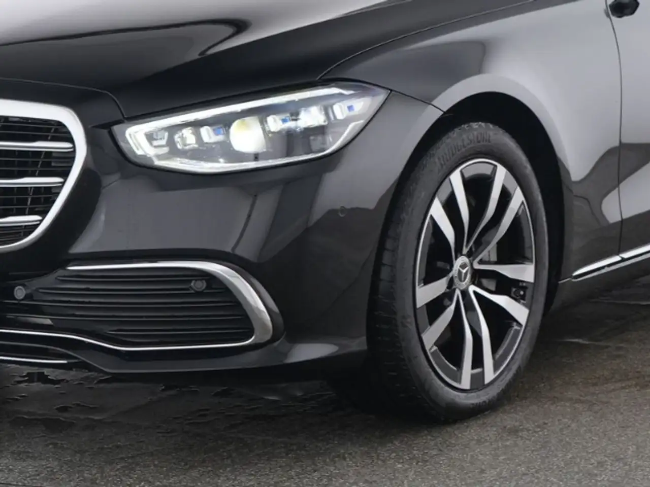 Mercedes-Benz S 580 4Matic lang Exklusiv Panorama AHK MemoryFond — معرض صور السيارة 4