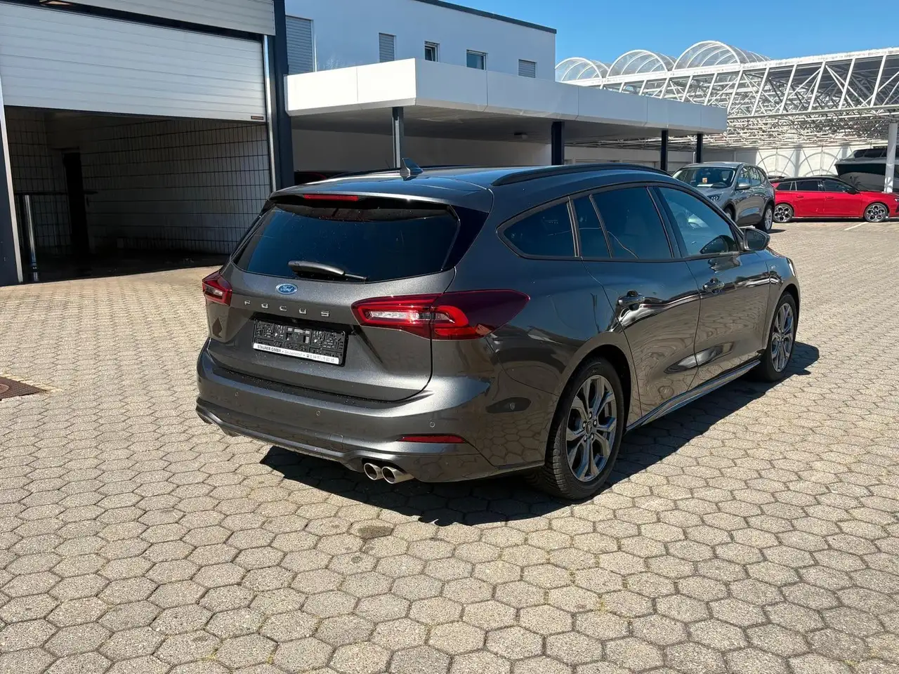 Ford Focus Turnier 1.0 ST-Line X AHK KAMERA LED SHZ — معرض صور السيارة 6