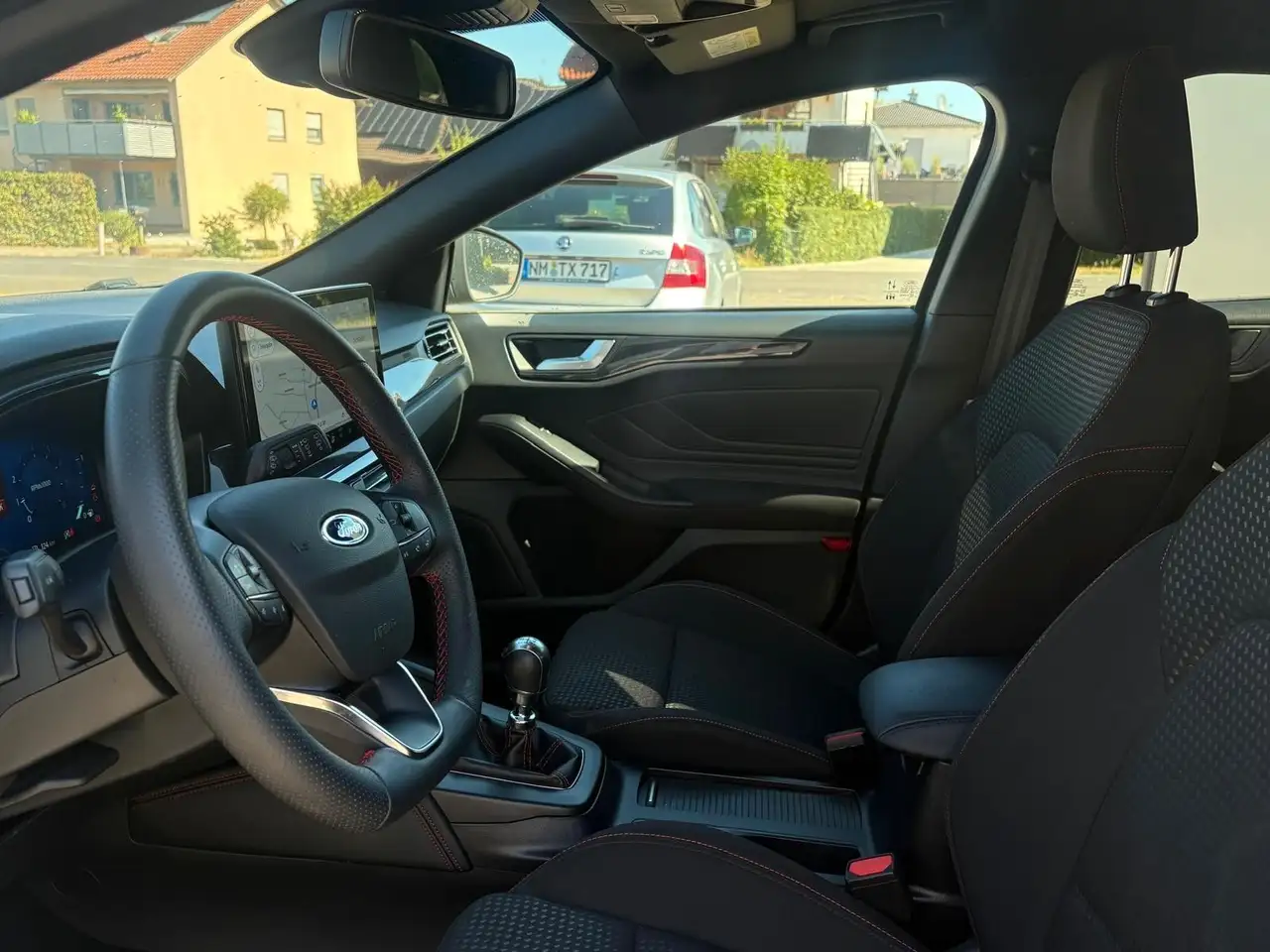 Ford Focus Turnier 1.0 ST-Line X AHK KAMERA LED SHZ — معرض صور السيارة 9