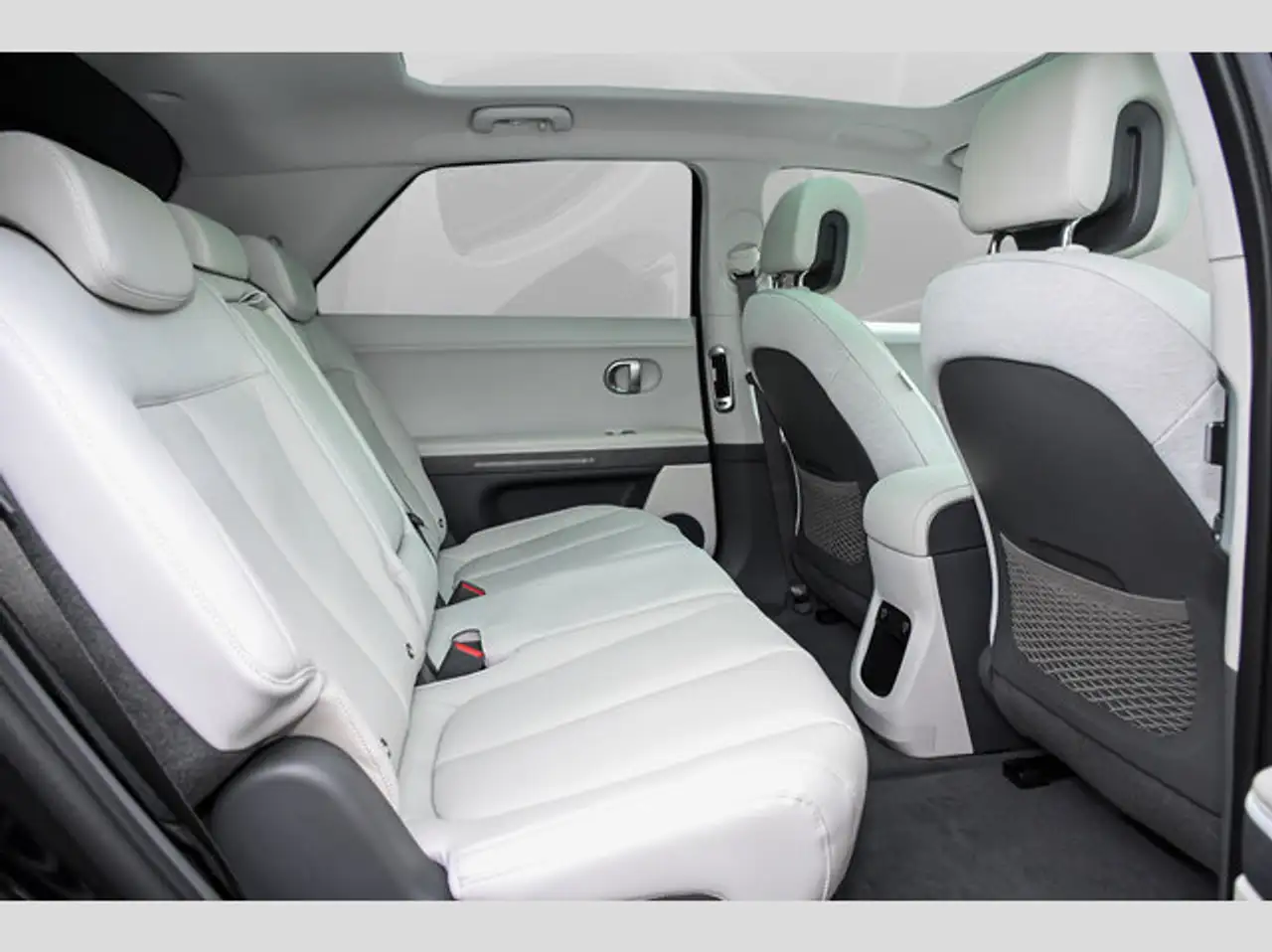 Hyundai IONIQ 5 Elektro 77,4 kWh UNIQ Assistenz-Paket, Relax-Pa... — Vehicle gallery 7