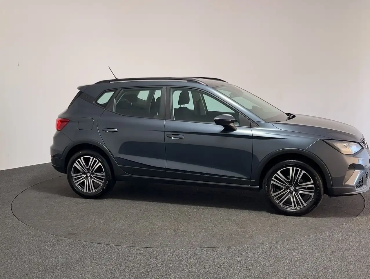 SEAT Arona 1.0 TSI Style Edition CarPlay LED PDC Virt — Galerie du véhicule 3