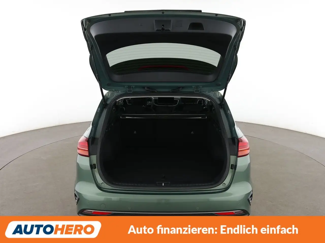 Kia Ceed / cee'd 1.5 TGDI Aut*NAVI*TEMPO*CAM*PDC*SHZ* — Galerie du véhicule 17