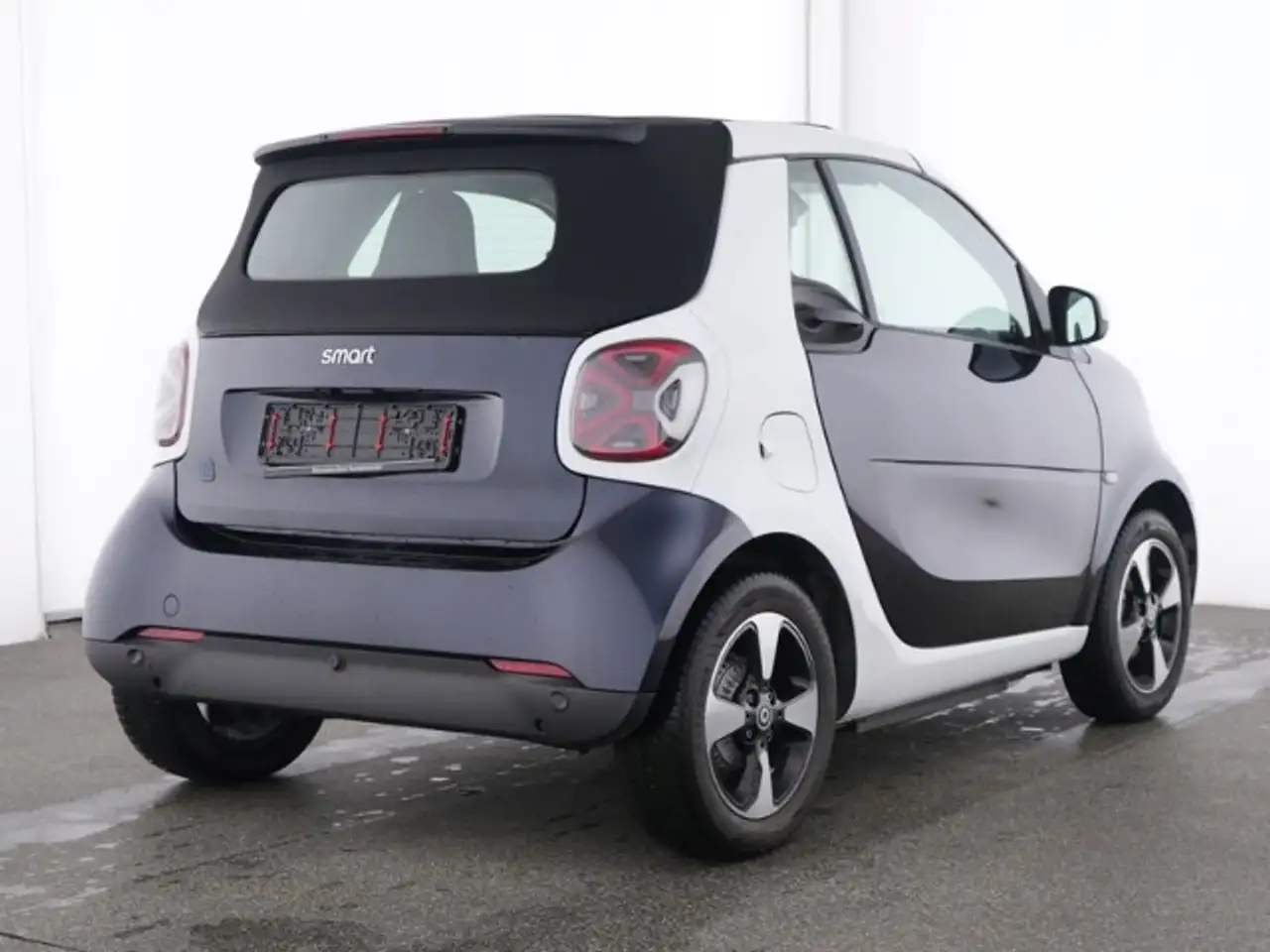 smart forTwo EQ Cabrio Passion Exclusive 22kW JBL LED — Vehicle gallery 3