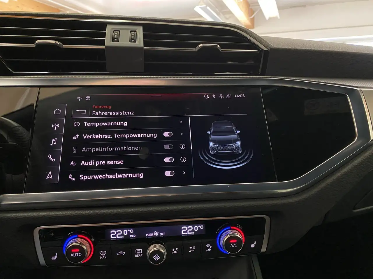 Audi Q3 Sportback S line 40 TFSI quattro S tronic AHK — معرض صور السيارة 24