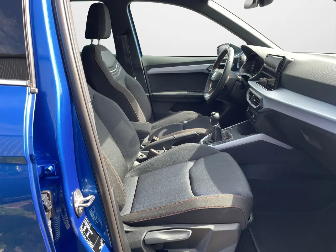 SEAT Arona FR 1.0 TSI 6-Gang — Vehicle gallery 8
