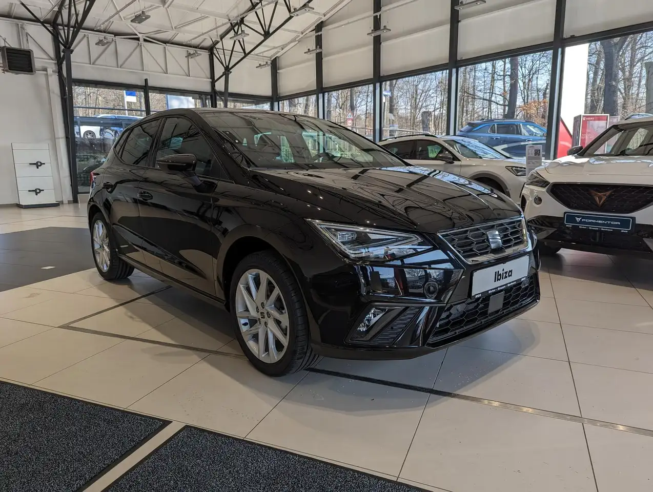 SEAT Ibiza 1.0 TSI FR #ACC #FullLink #Navi #VollLED — معرض صور السيارة 3