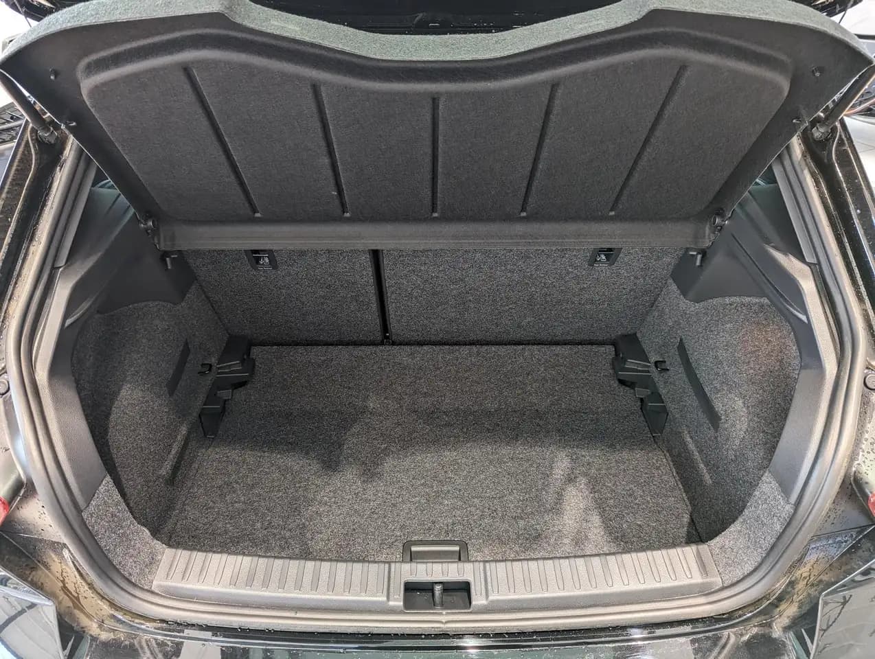 SEAT Ibiza 1.0 TSI FR #ACC #FullLink #Navi #VollLED — معرض صور السيارة 15
