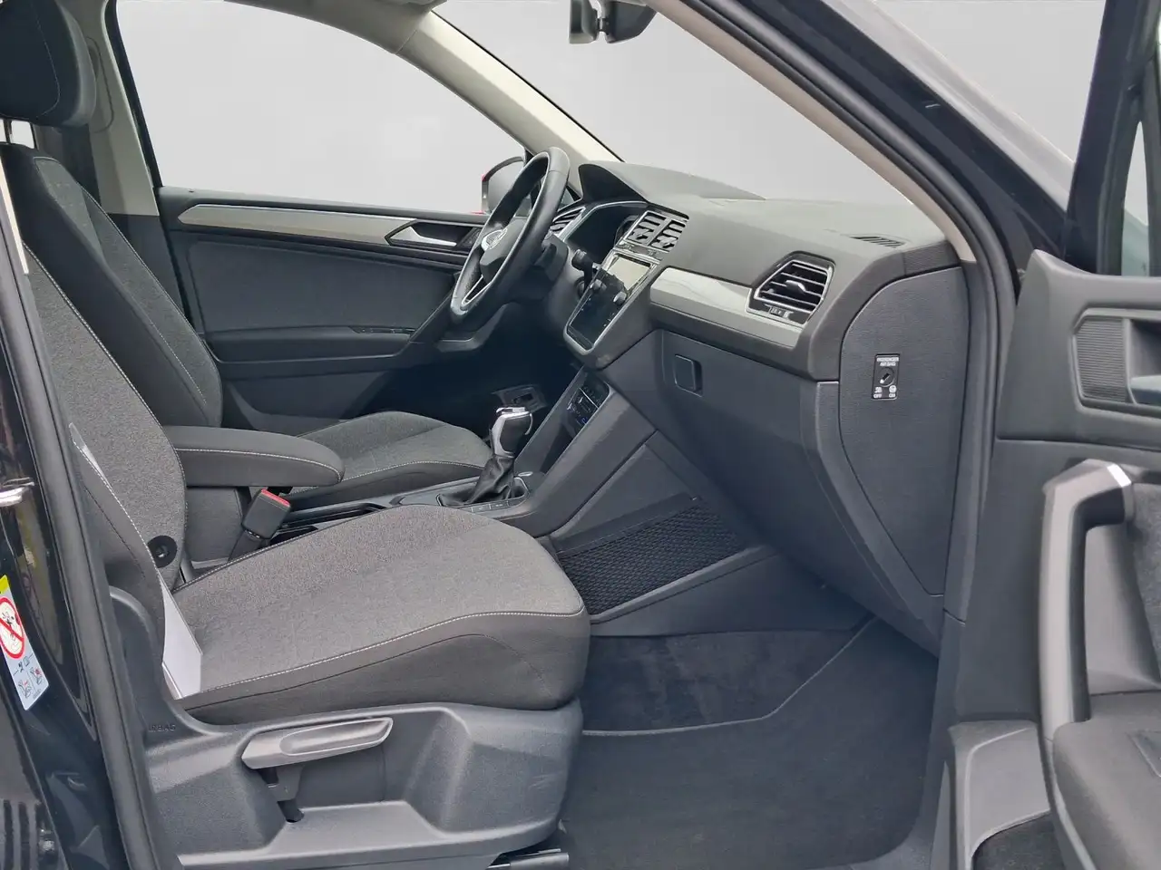 Volkswagen Tiguan Allspace 1.5 TSI DSG MOVE LED KAMERA AHK — Galerie du véhicule 4
