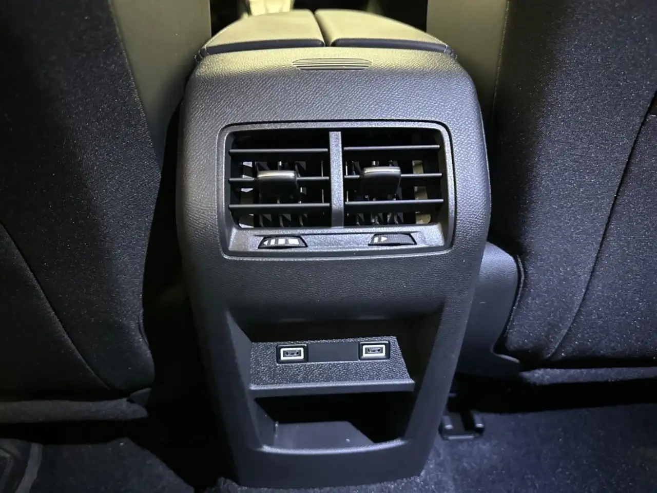 Peugeot 308 1.2 PURETECH 130 ALLURE GPS LL17 RADAR AR+CAM — Vehicle gallery 25