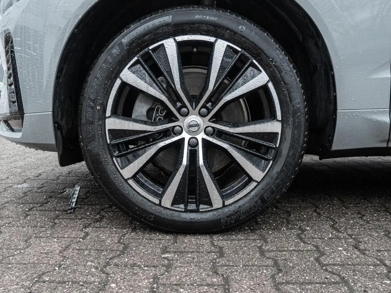 Volvo XC60 Plus Dark 2WD Leder Digitales Cockpit Memory Sitze — معرض صور السيارة 6