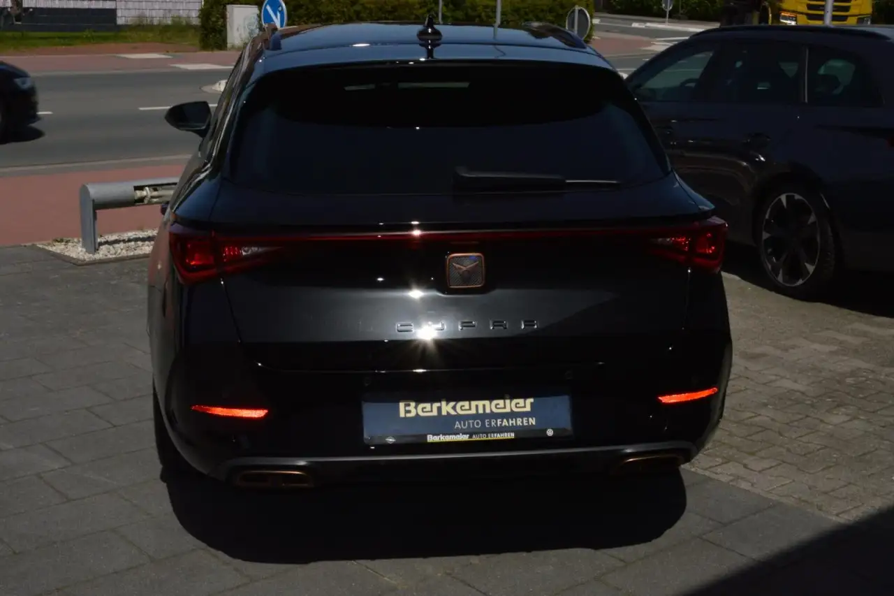 CUPRA Leon Sportstourer e-Hybrid NAVI / SHZ / KAMERA/ ACC — Galería del vehículo 3