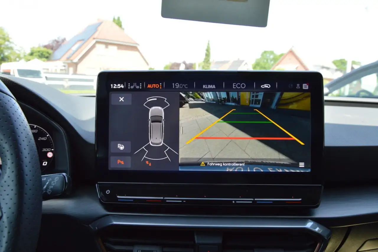 CUPRA Leon Sportstourer e-Hybrid NAVI / SHZ / KAMERA/ ACC — Galería del vehículo 16