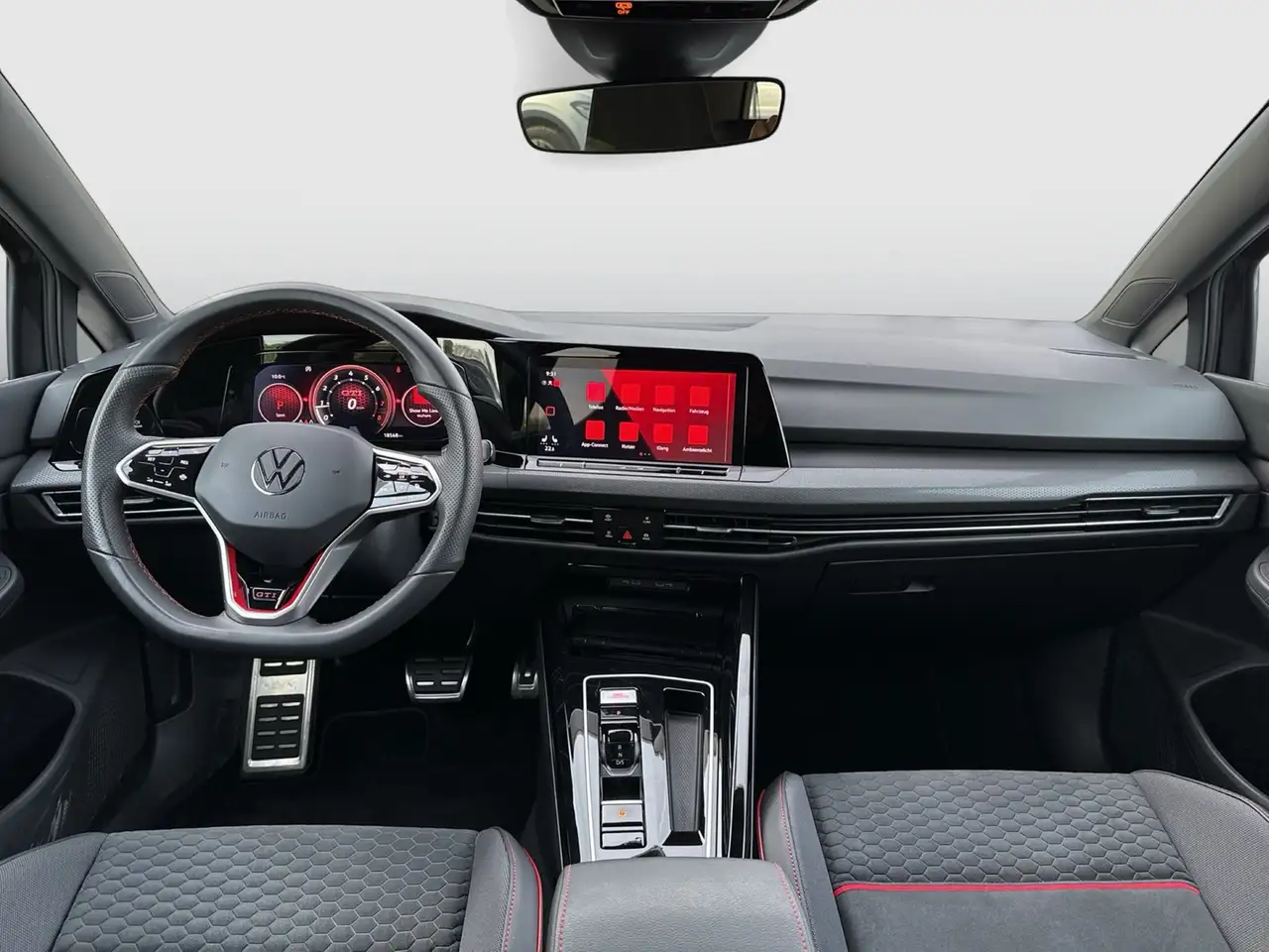 Volkswagen Golf VIII 2.0 GTI CLUBSPORT LM18 CARPLAY LED+ — معرض صور السيارة 9