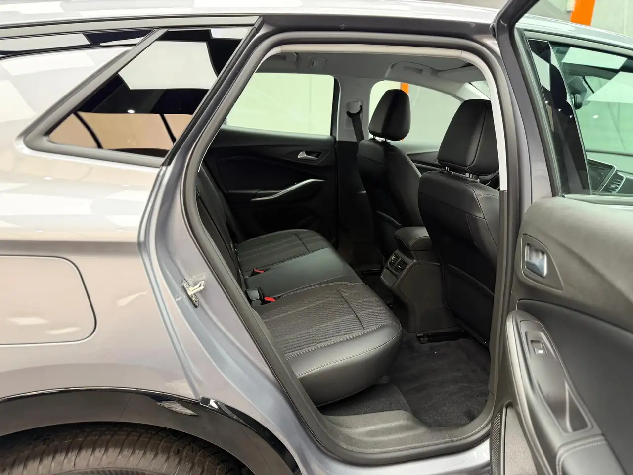 Opel Grandland GS Line 1.2|NAVI|KAM|ALLWETTER|SHZG|LM — Vehicle gallery 16