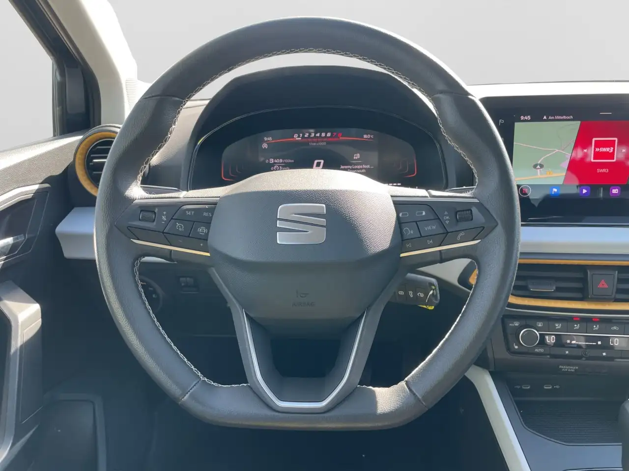 SEAT Arona Style Edition TSI DSG Navi Tempomat SHZ — Vehicle gallery 13