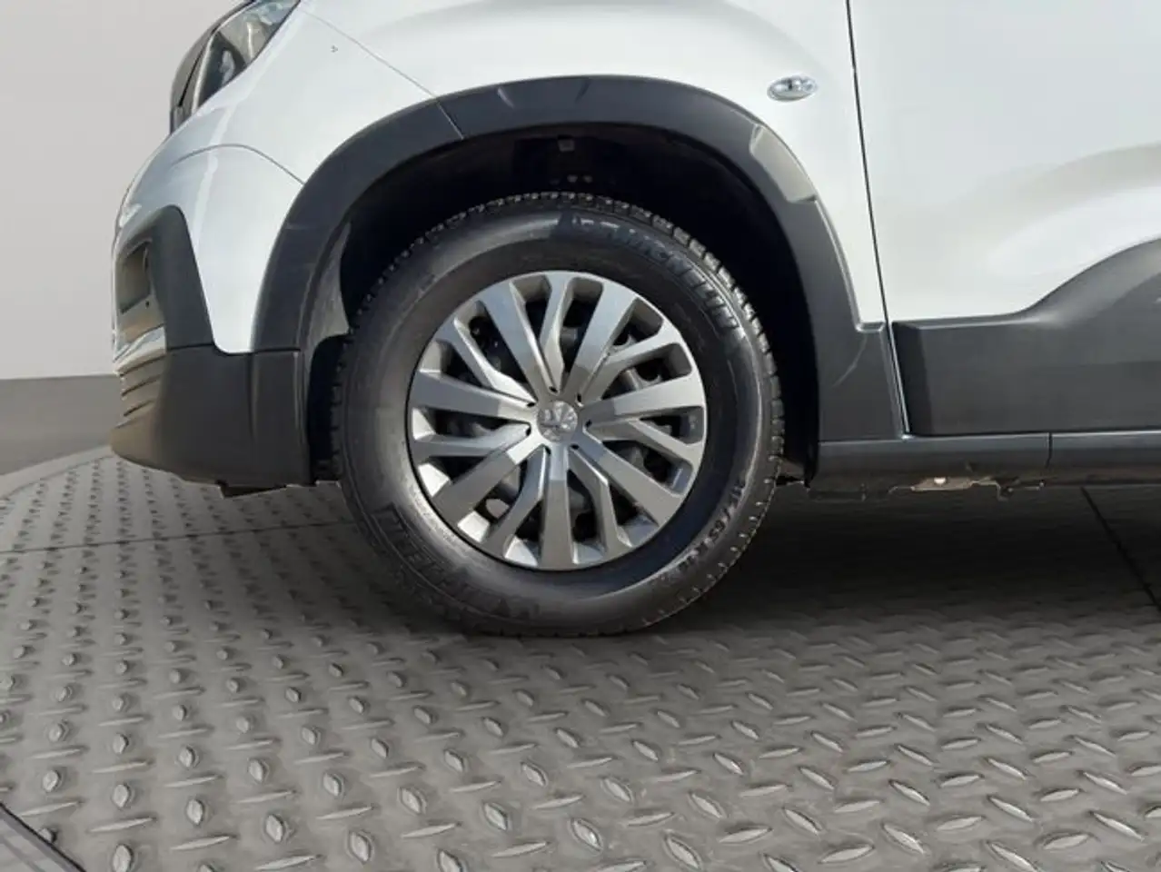 Peugeot Rifter Allure Business Std. PureTech — Vehicle gallery 23