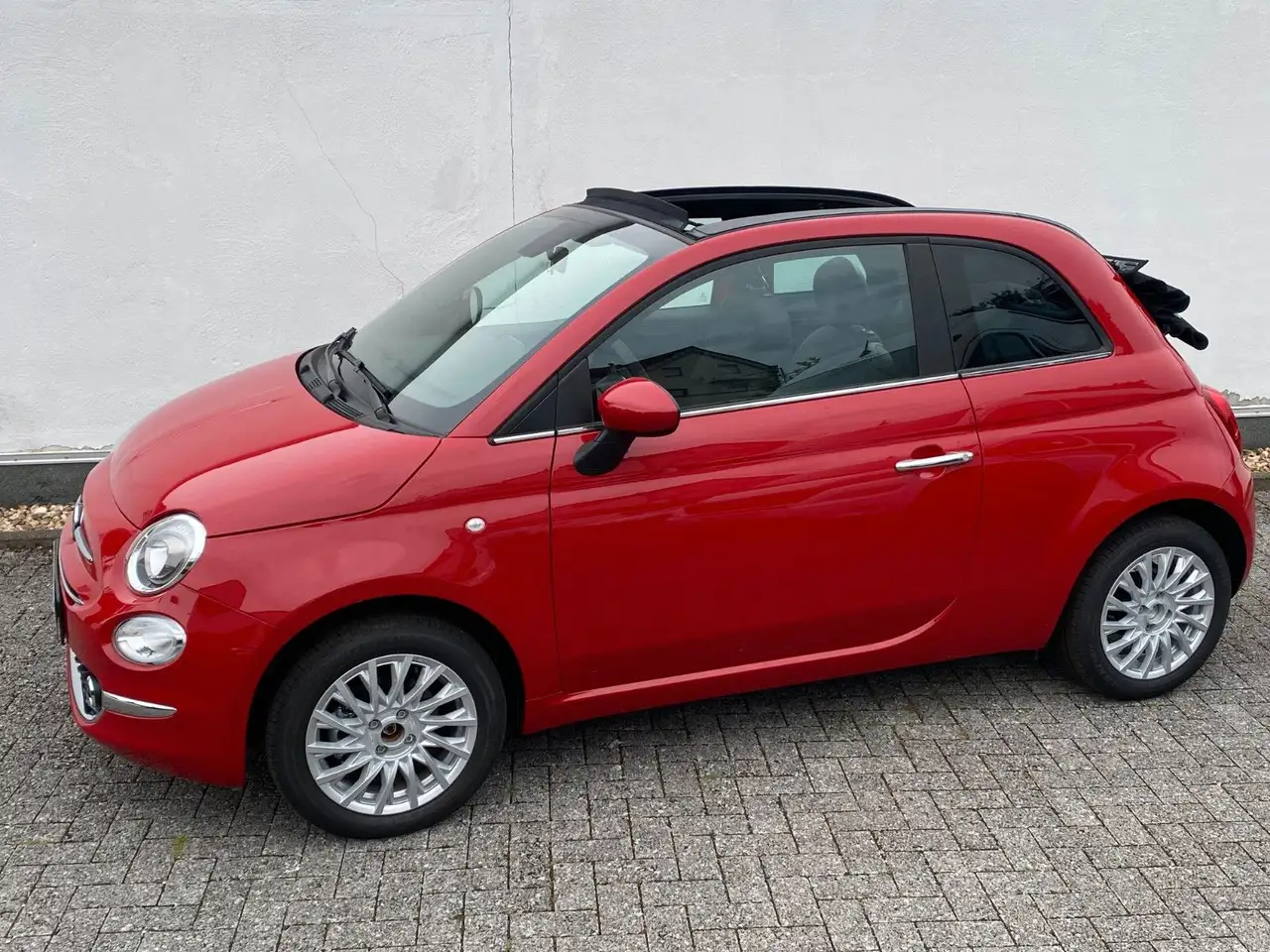 Fiat 500C 1.0 GSE N3 Hybrid Dolcevita Allwetterreifen — Galerie du véhicule 6
