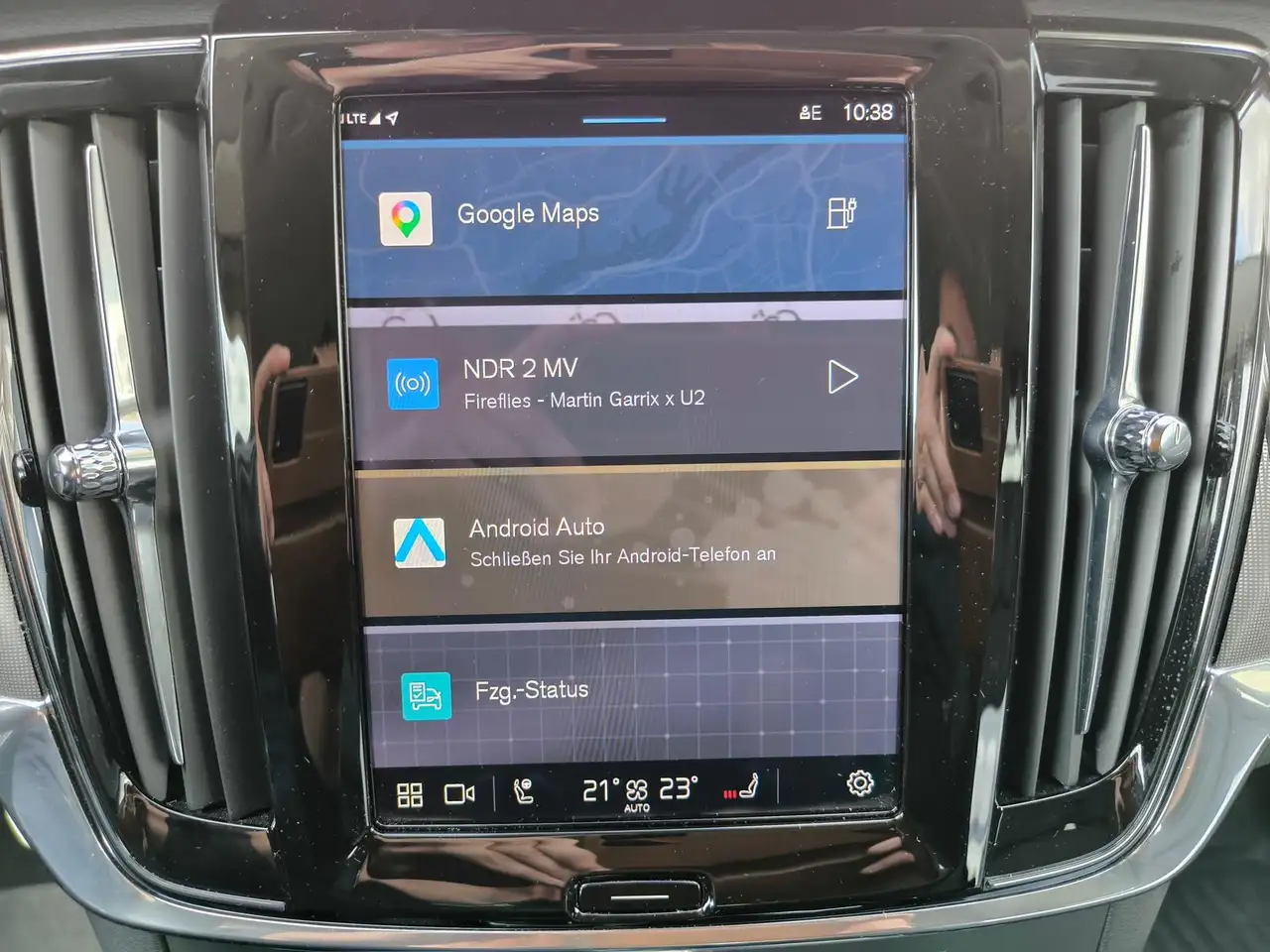 Volvo V90 T6 Plus Dark Recharge Plug-In Hybrid AWD — Vehicle gallery 21