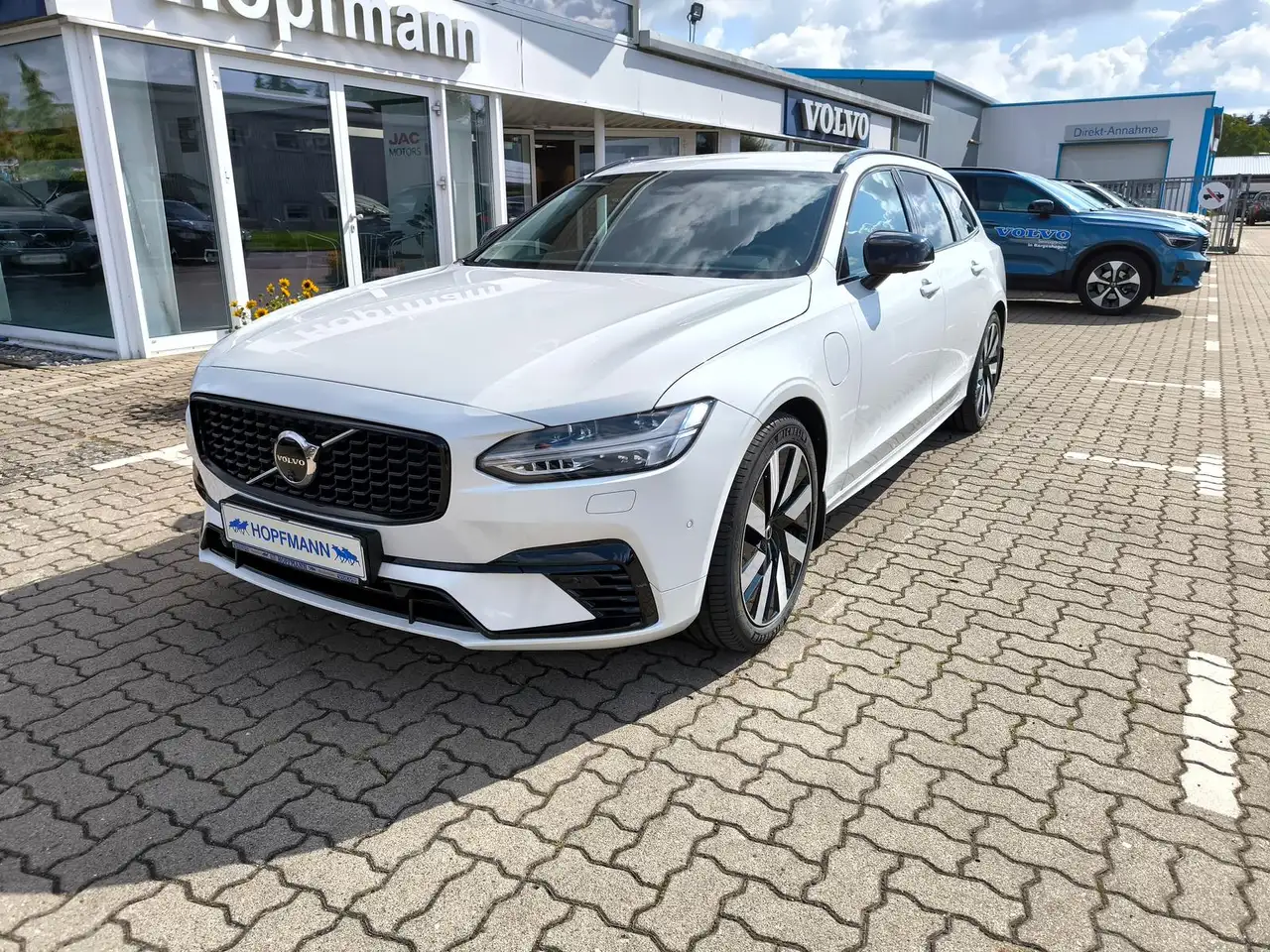 Volvo V90 T6 Plus Dark Recharge Plug-In Hybrid AWD — Bargeshagen bei Rostock