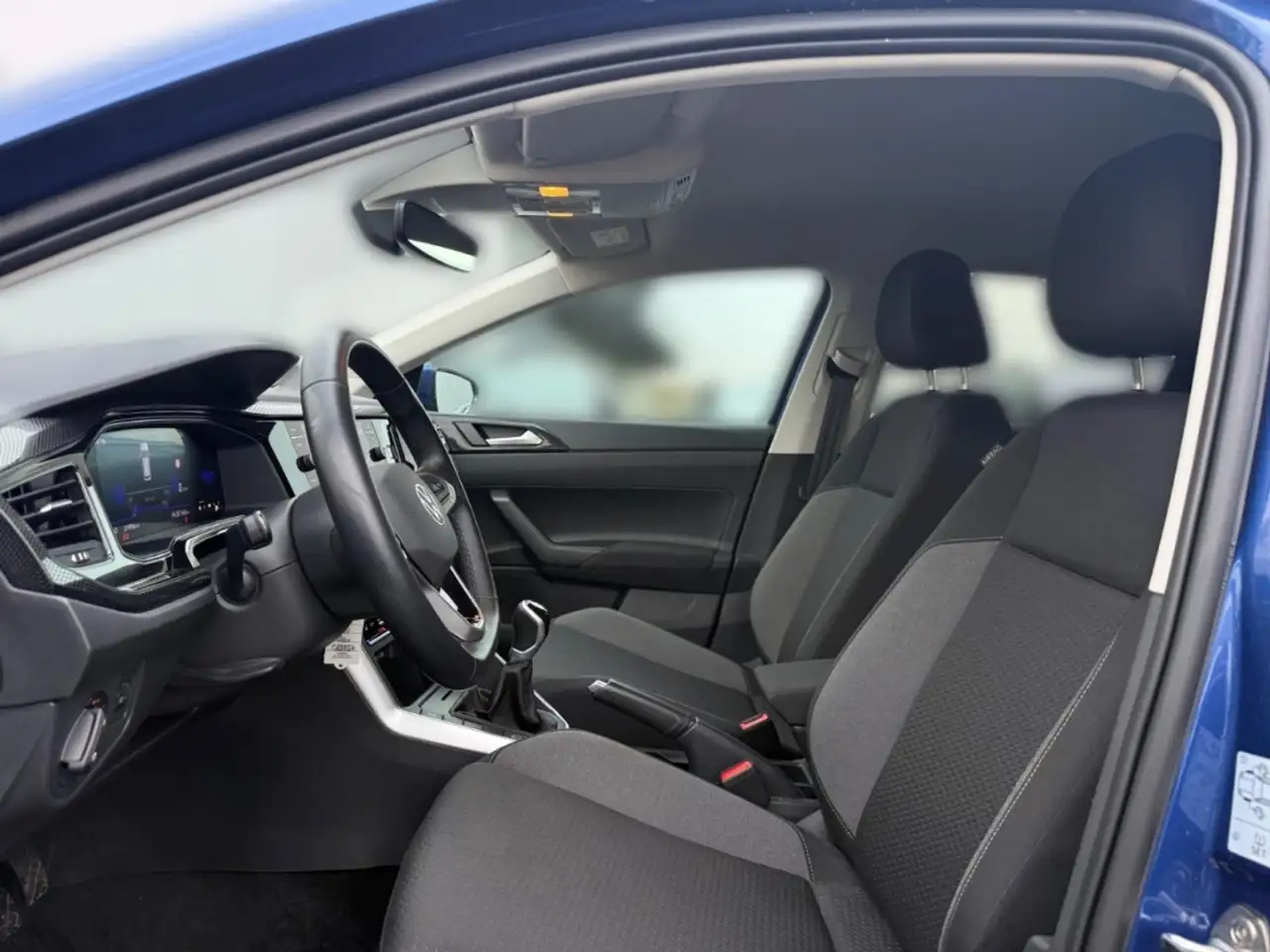 Volkswagen Polo VI Life 1.0 TSI Navi Apple CarPlay Mehrzonenklima — Galería del vehículo 13